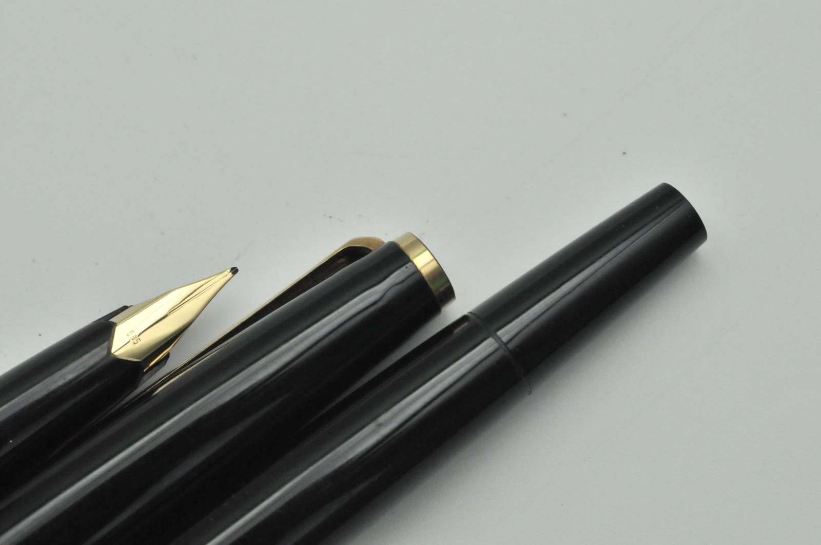 Montblanc 221 Vintage Fountain Pen - 14K Nib