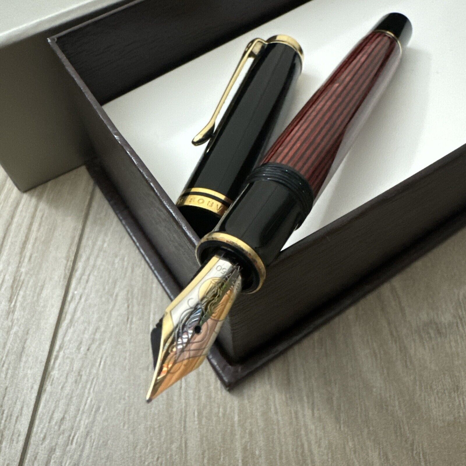 Black & Red Pelikan Souveran M600 Fountain Pen Gold