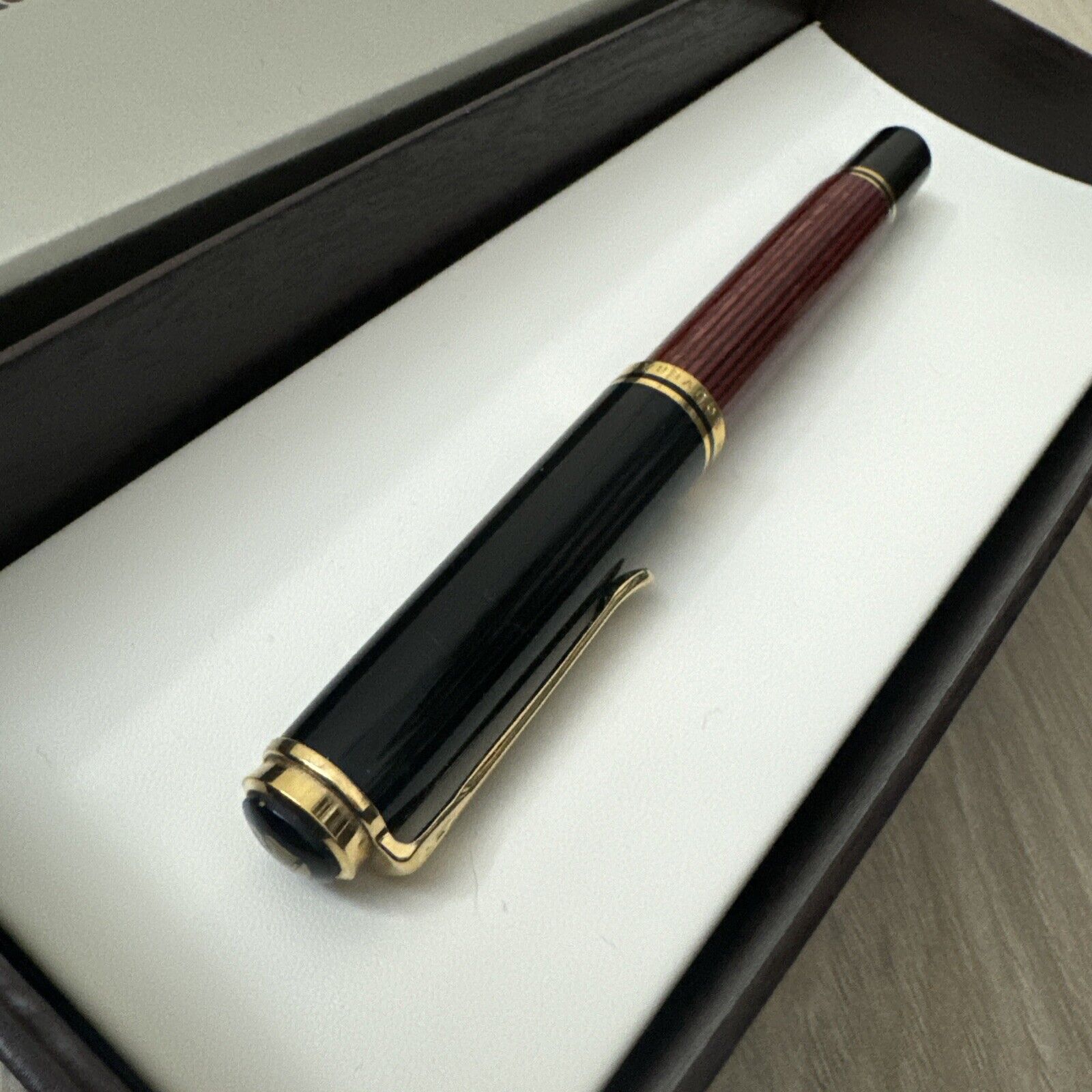 Black & Red Pelikan Souveran M600 Fountain Pen Gold