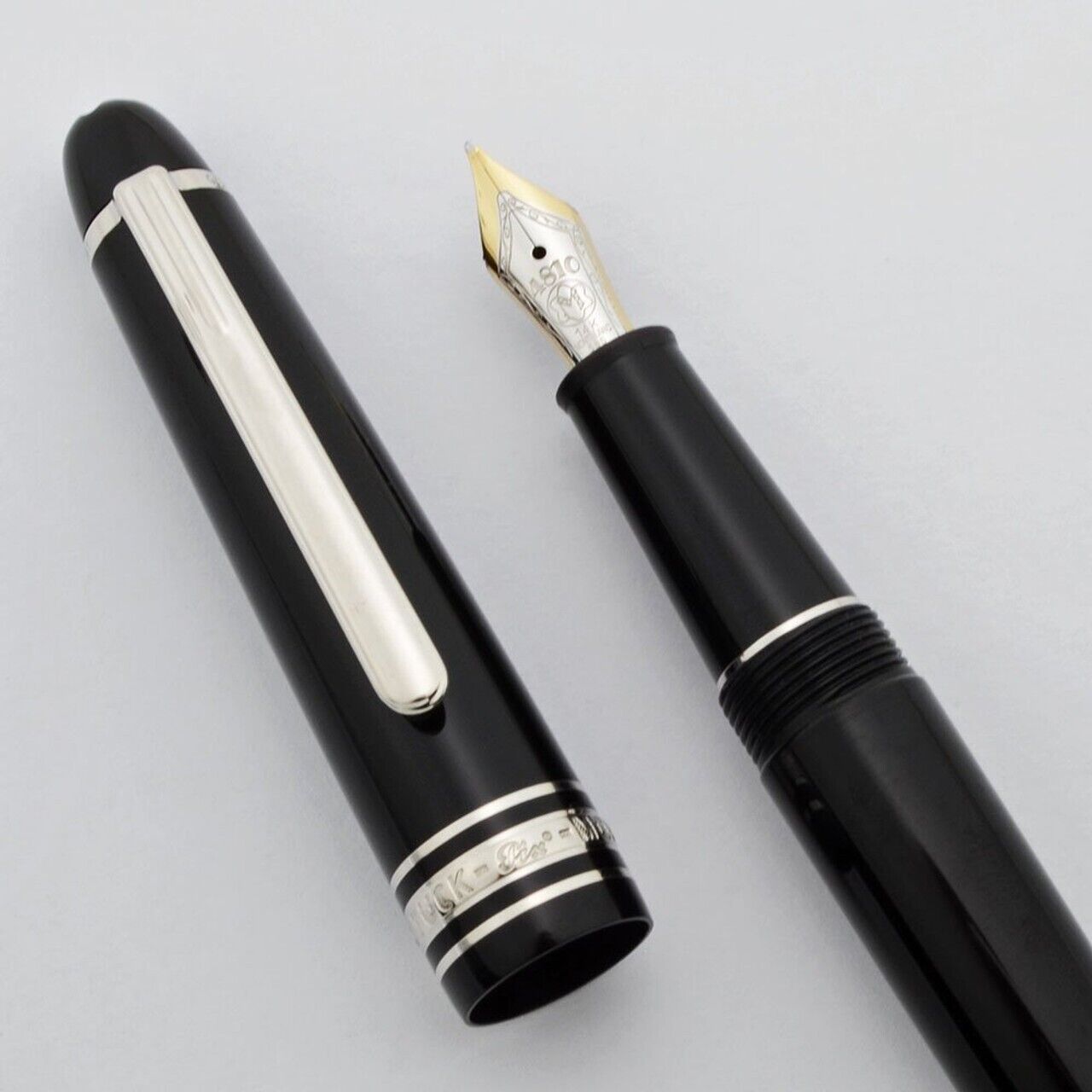 MONTBLANC MEISTERSTUCK 145 Black Platinum Fountain Pen with Leather Case