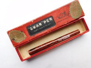 Vintage Swan-Mottled Fountain Pen with Box