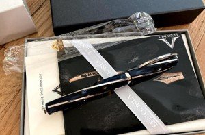Visconti Divina Elegance Imperial Blue Fountain Pen