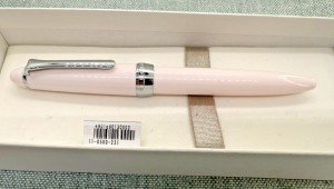 Sailor Shikiori Hisakata Pink Fountain Pen
