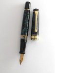 Aurora Optima Fountain Pen - Emerald Green & Gold