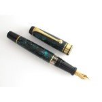 Aurora Optima Fountain Pen - Emerald Green & Gold