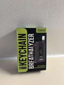 Compact Keychain Breathalyzer – Rechargeable Alcohol Tester