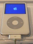 Sale ! APPLE IPOD Silver White 30Gb Early Iphone Style 2000s Vintage Audio Music Original Powers on As is Free Shipping