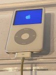 Sale ! APPLE IPOD Silver White 30Gb Early Iphone Style 2000s Vintage Audio Music Original Powers on As is Free Shipping