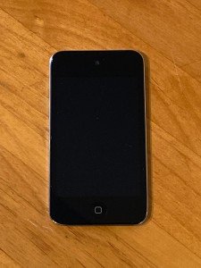 Sale ! APPLE IPOD Silver A1367 A 1367 4th Gen 8Gb Touch Early Iphone Style 2000s Vintage Photography Photo Free Shipping