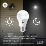 GE LED Dusk to Dawn Outdoor Light Bulbs (2 Pack)