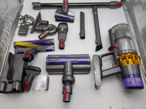 Dyson V15 Detect Extra Cordless Vacuum with Accessories