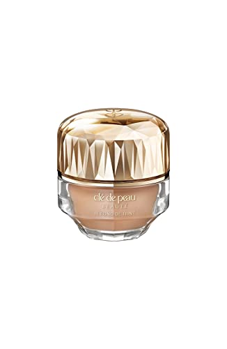 Luxury Beauty: Clé De Peau Beauté SPF 22
