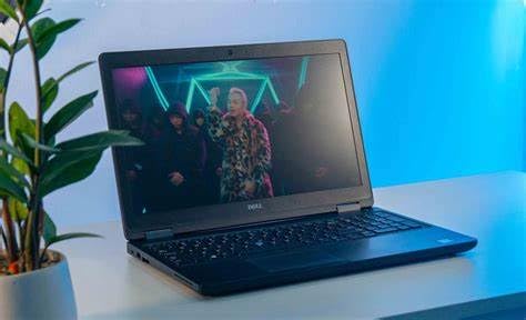 Dell Latitude 5580 15.6" Business Laptop - Intel i5