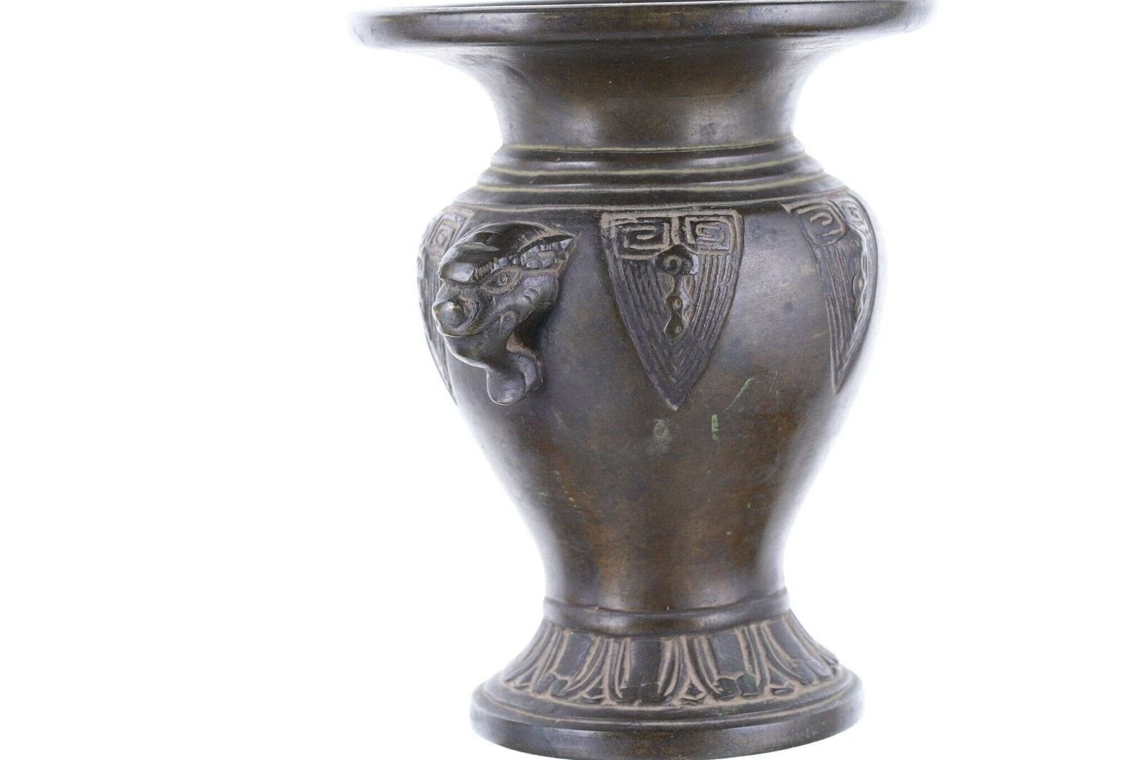 Japanese bronze vase from the 18th century