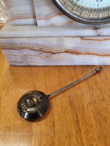 French Onix Mantel Clock Meuaille Vingenti Top Damage