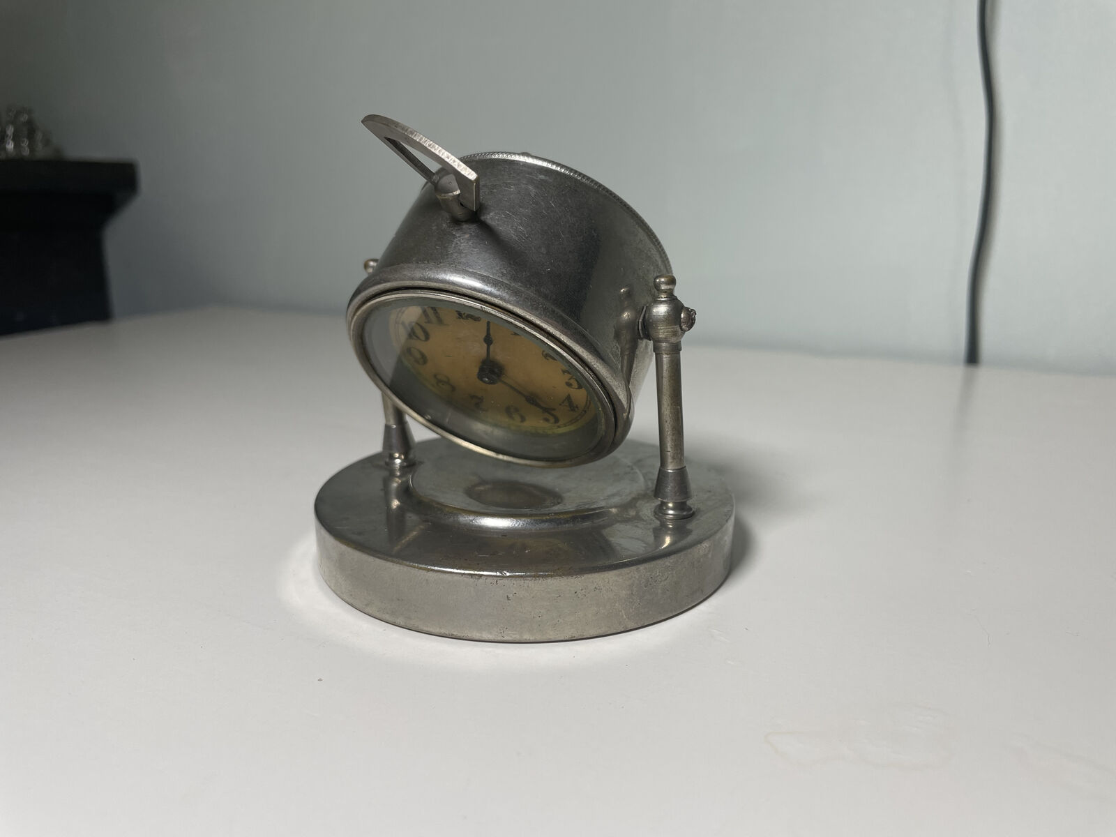 1900s wind-up metal desk clock, functional