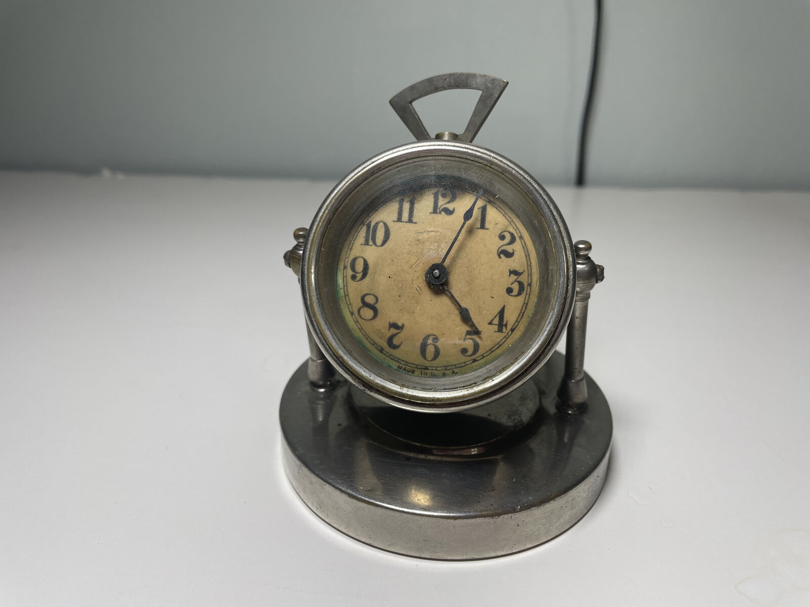 1900s wind-up metal desk clock, functional
