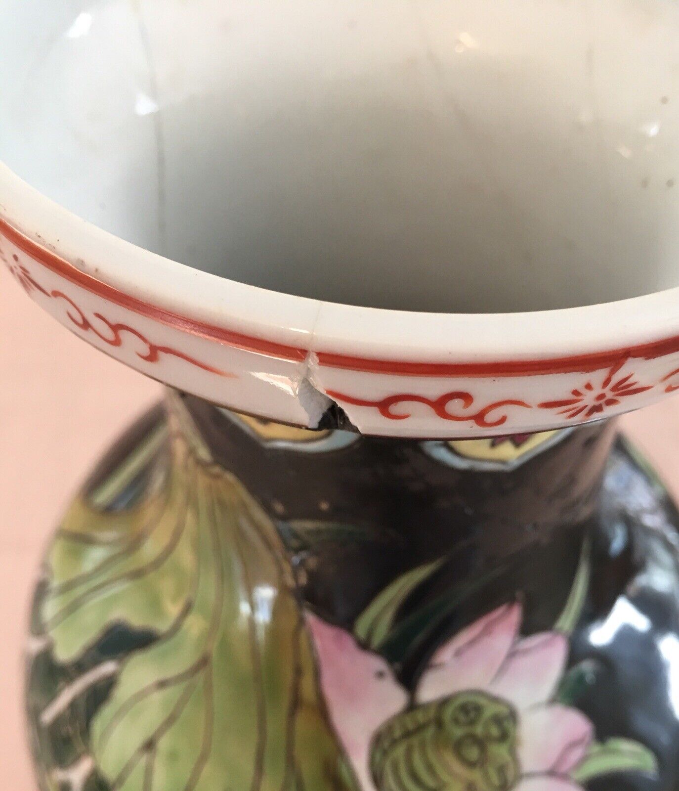 18th Century Chinese Black Vase with Bird Motifs