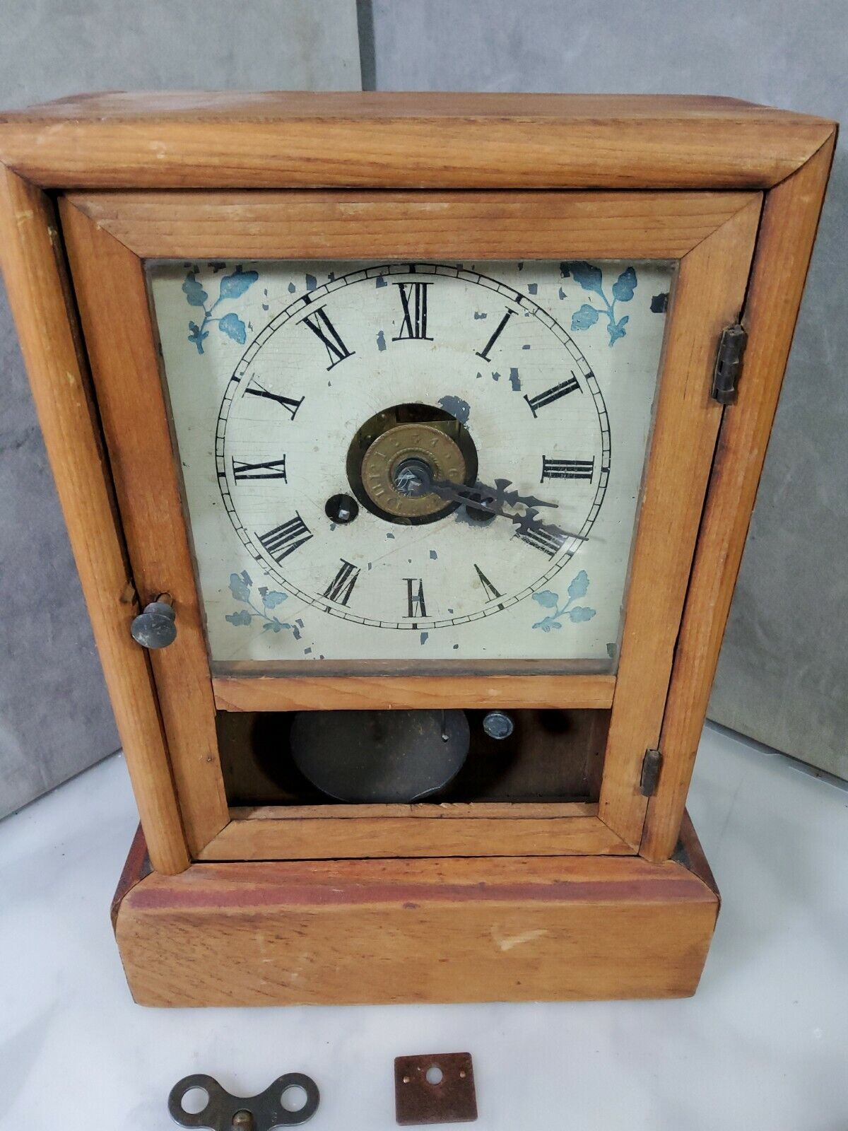 1887 Connecticut 30 Hour Alarm Clock with Key
