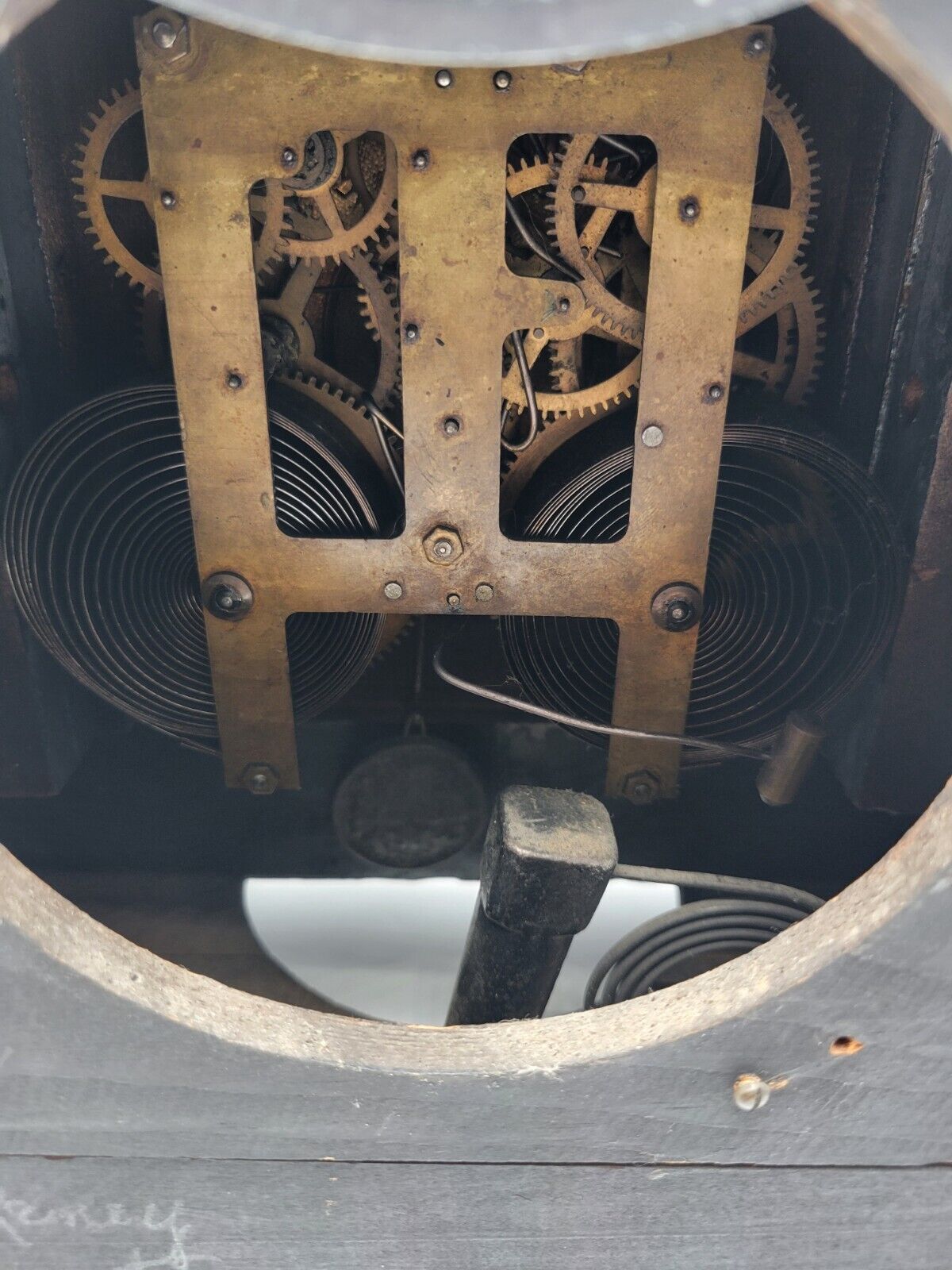 Ingraham 8 Day Gonging Mantle Clock circa 1800s