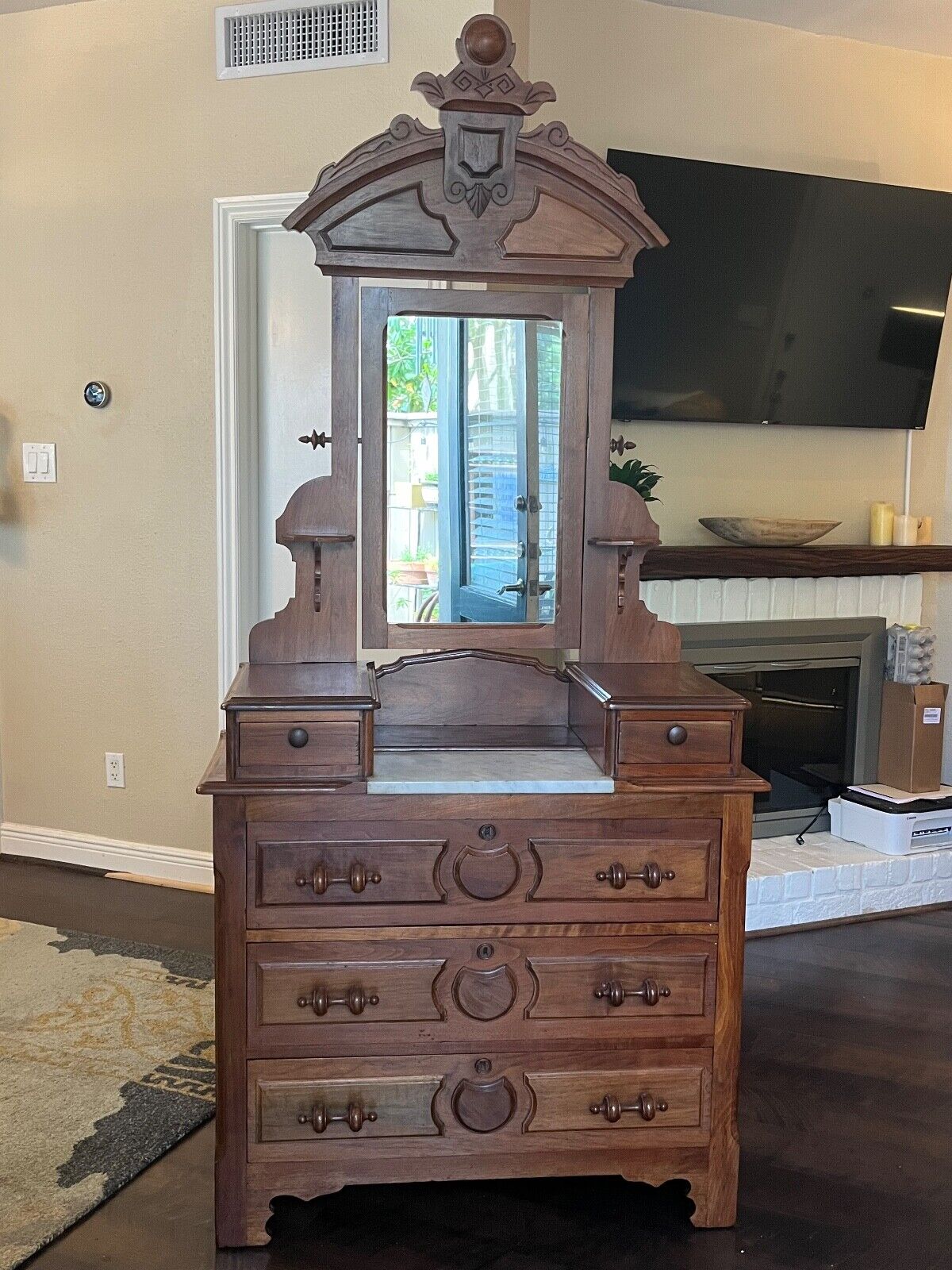 Late 1800's Victorian Walnut 5-drawer Dresser