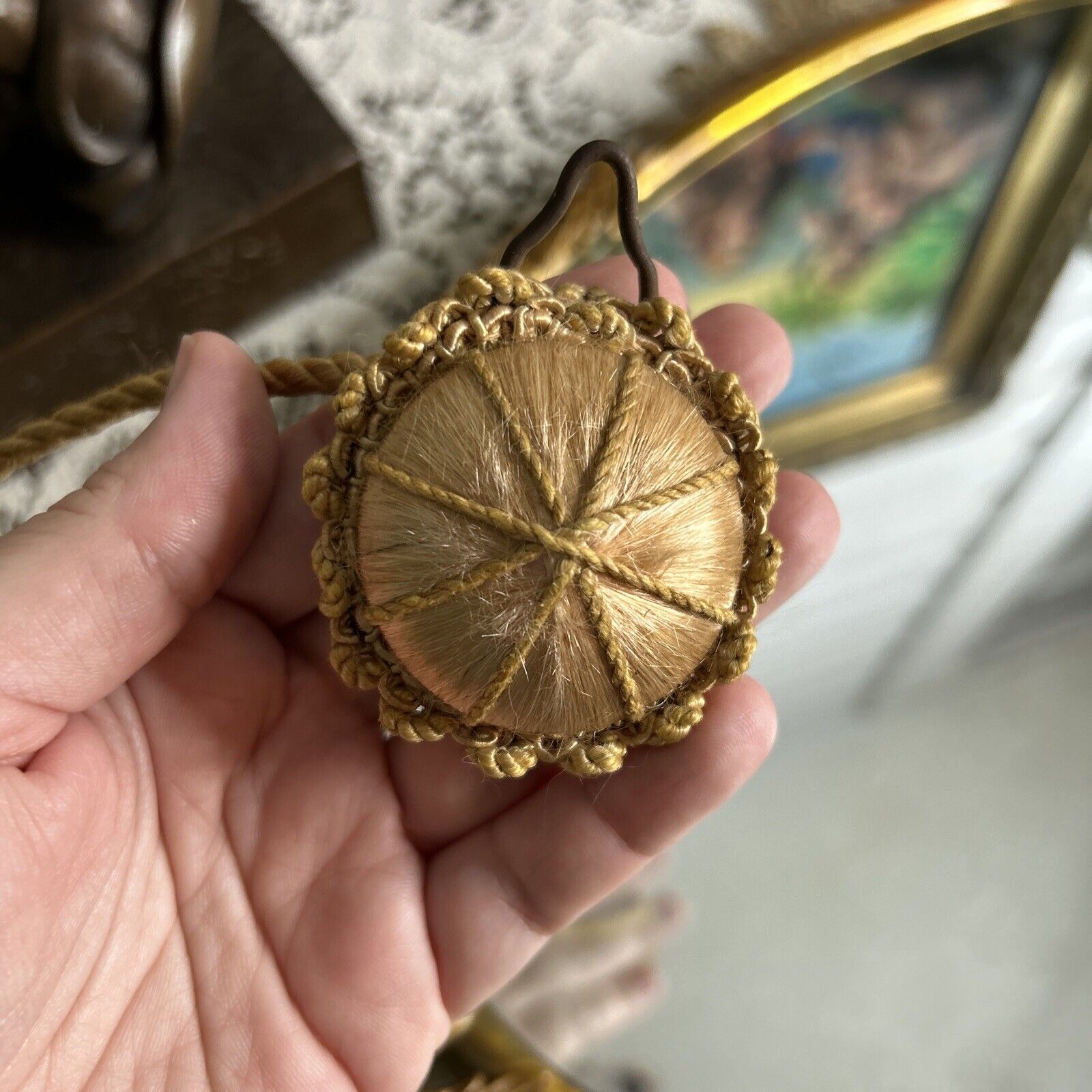 Victorian Oval Portrait Wall Mirror with Picture Rail