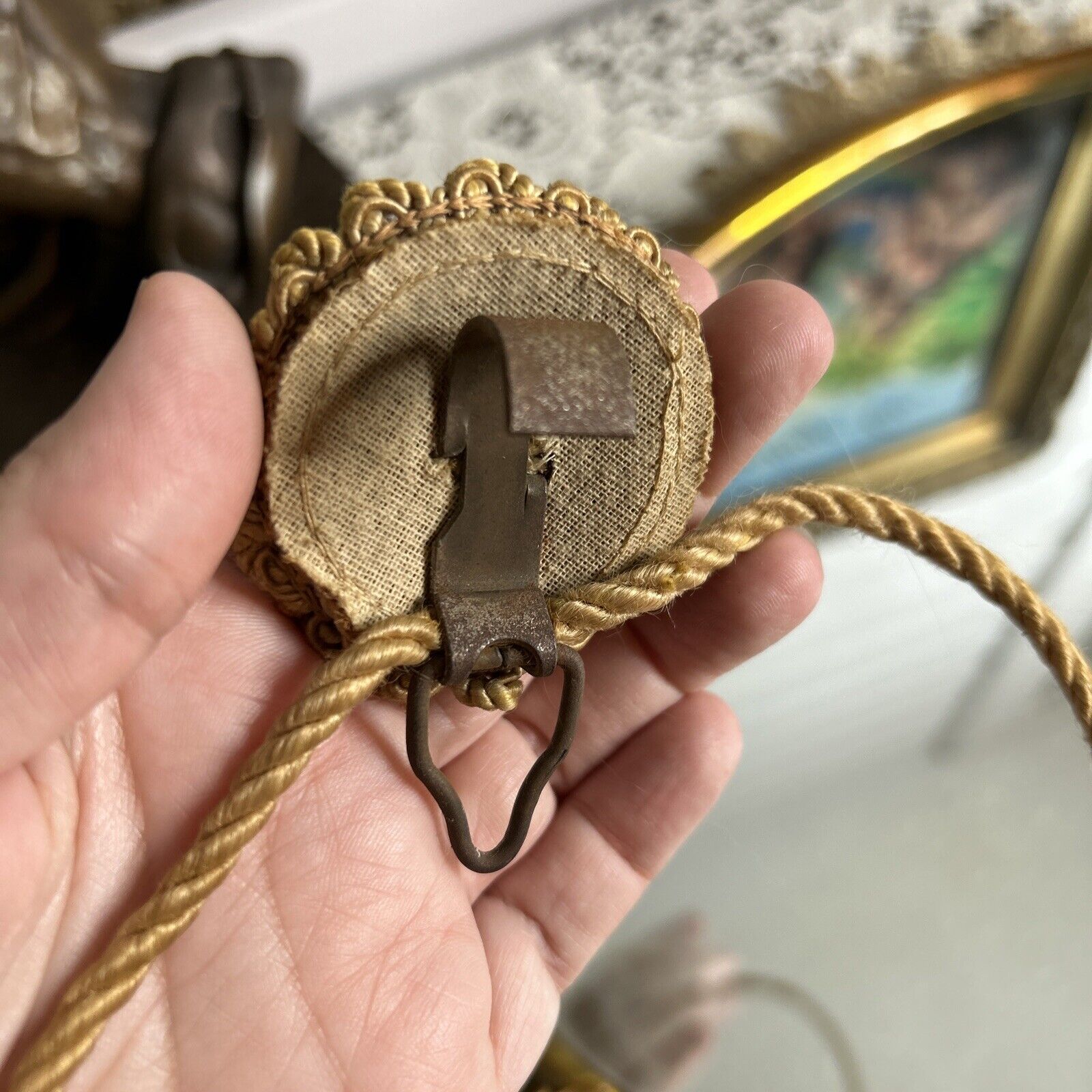 Victorian Oval Portrait Wall Mirror with Picture Rail