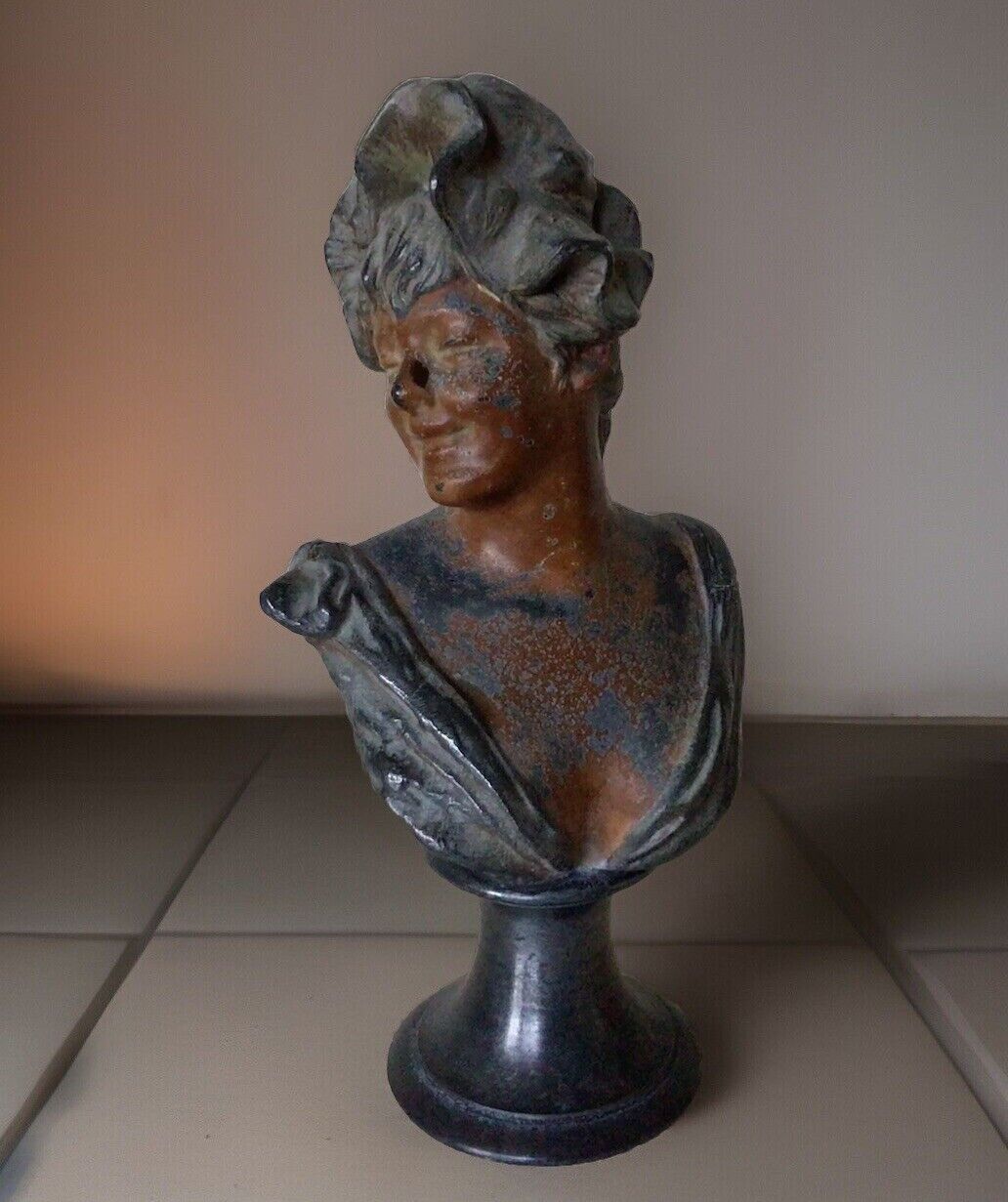 Vintage Georges Van Der Straeten Belgian Figurine