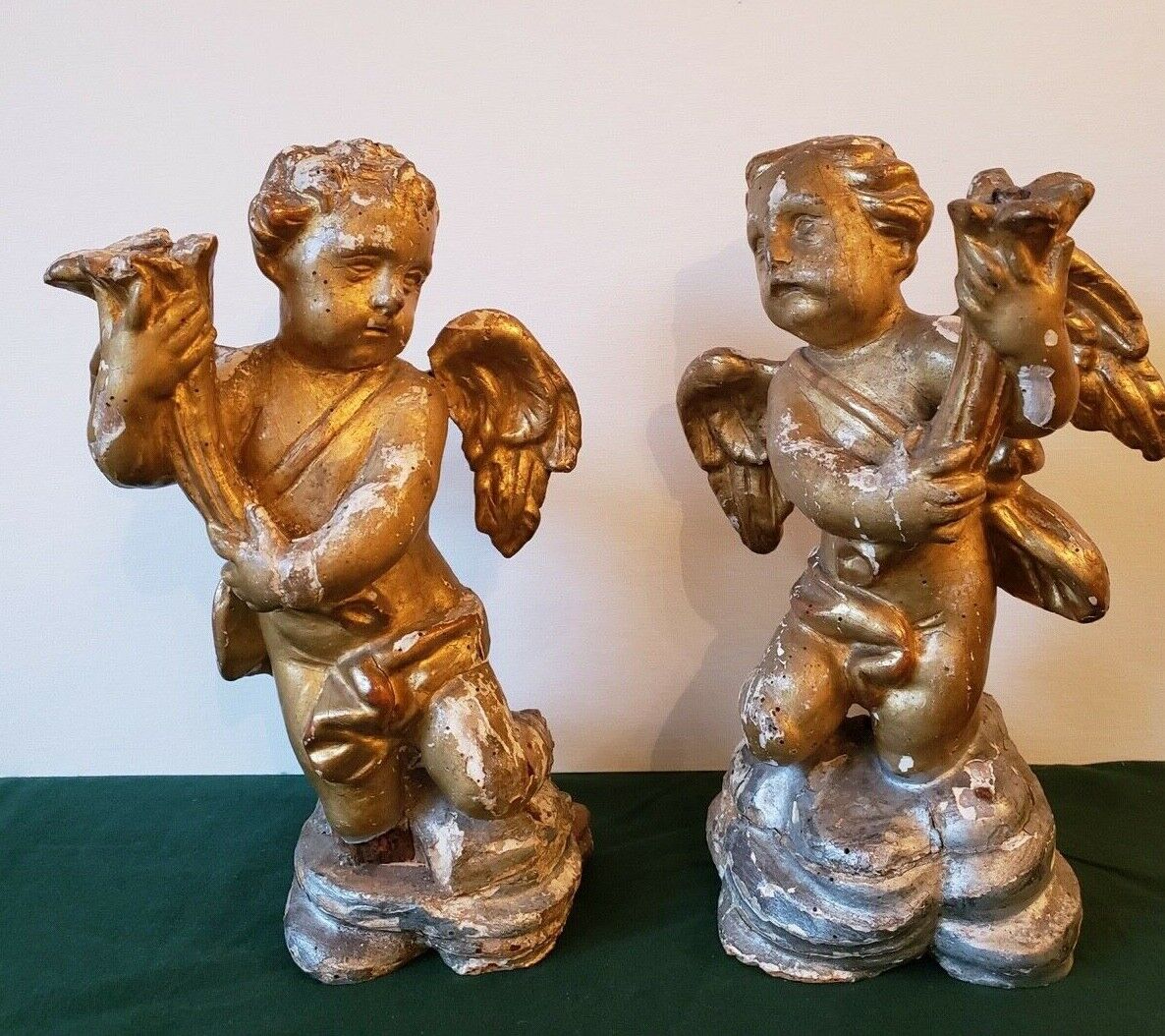 Italian Antique Pair of Angels Sculpture in Gold Leaf