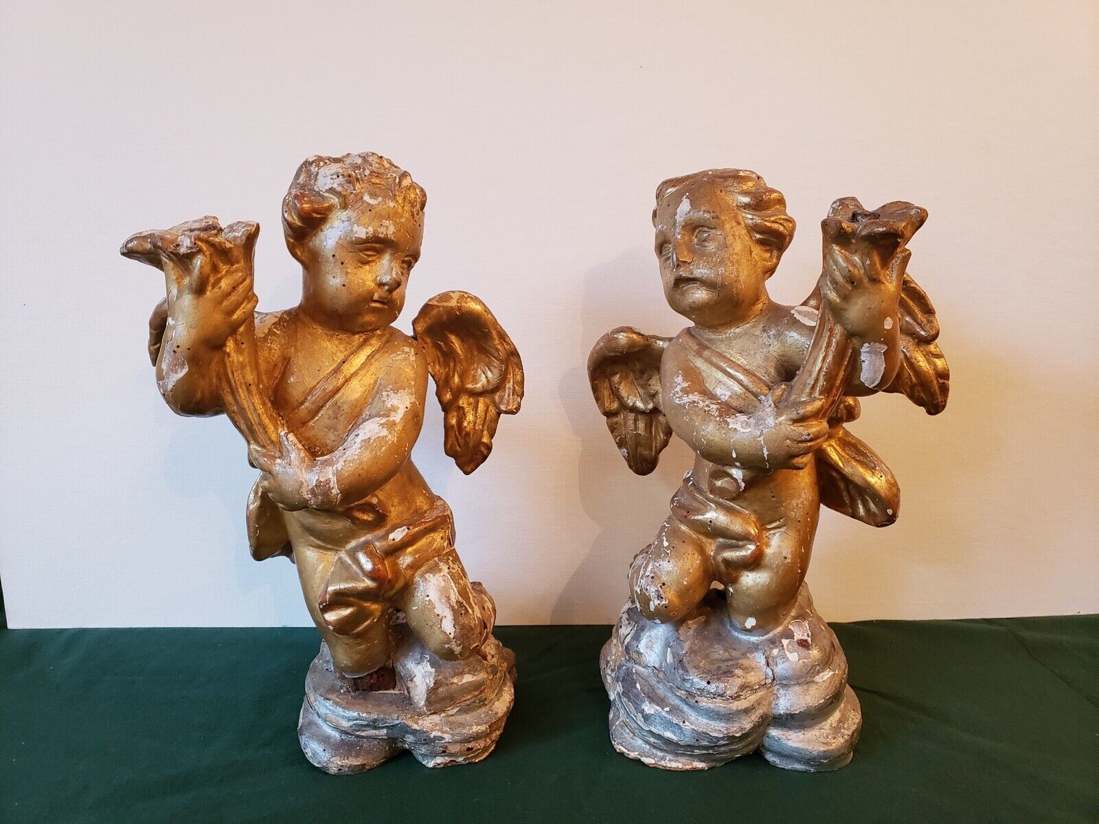 Italian Antique Pair of Angels Sculpture in Gold Leaf