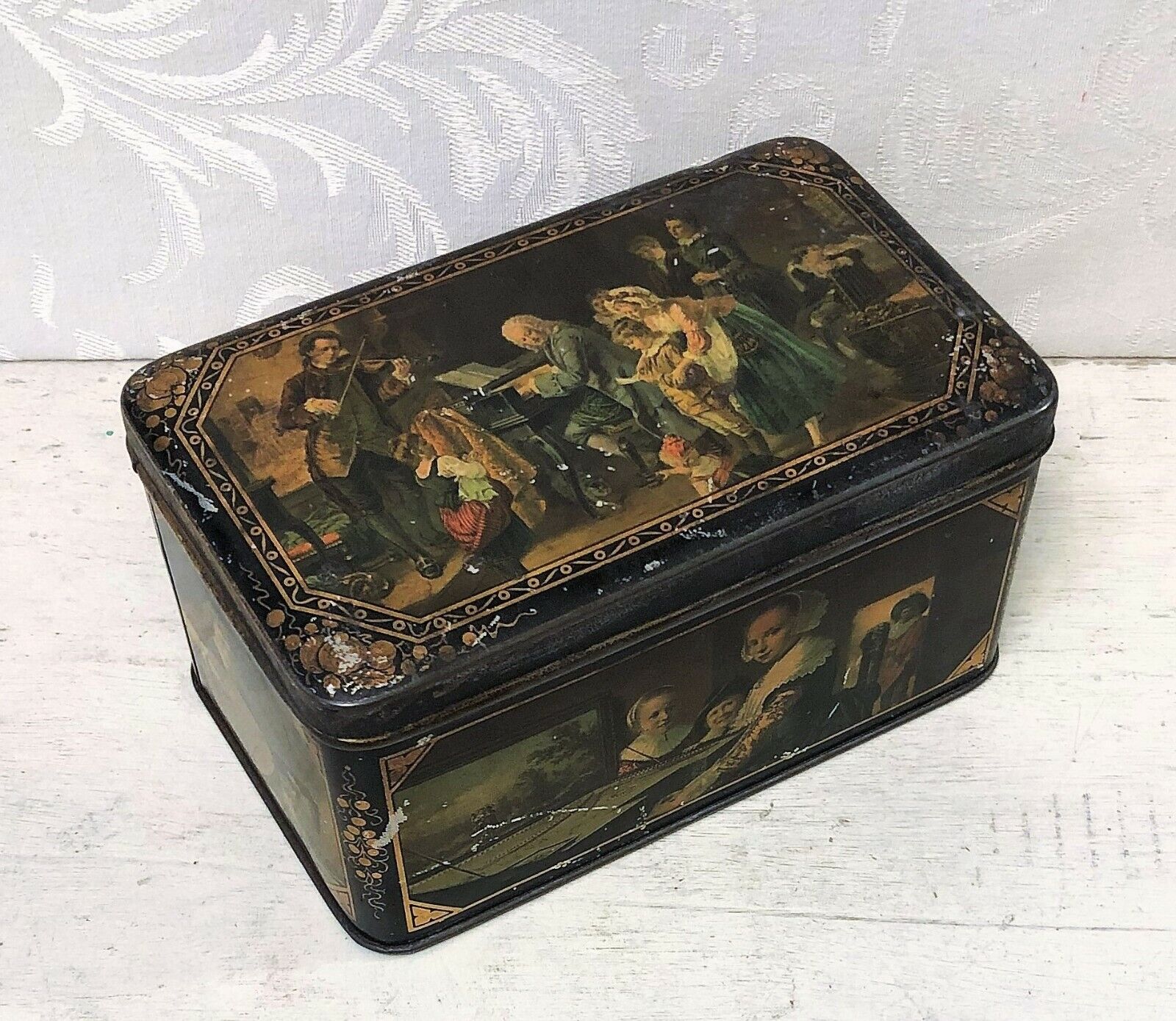 Tin Box with Dutch Master Style Painting Images