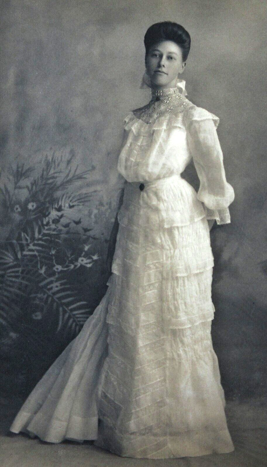 Victorian Lady Cabinet Photo Wasp Waist Lace 1900s