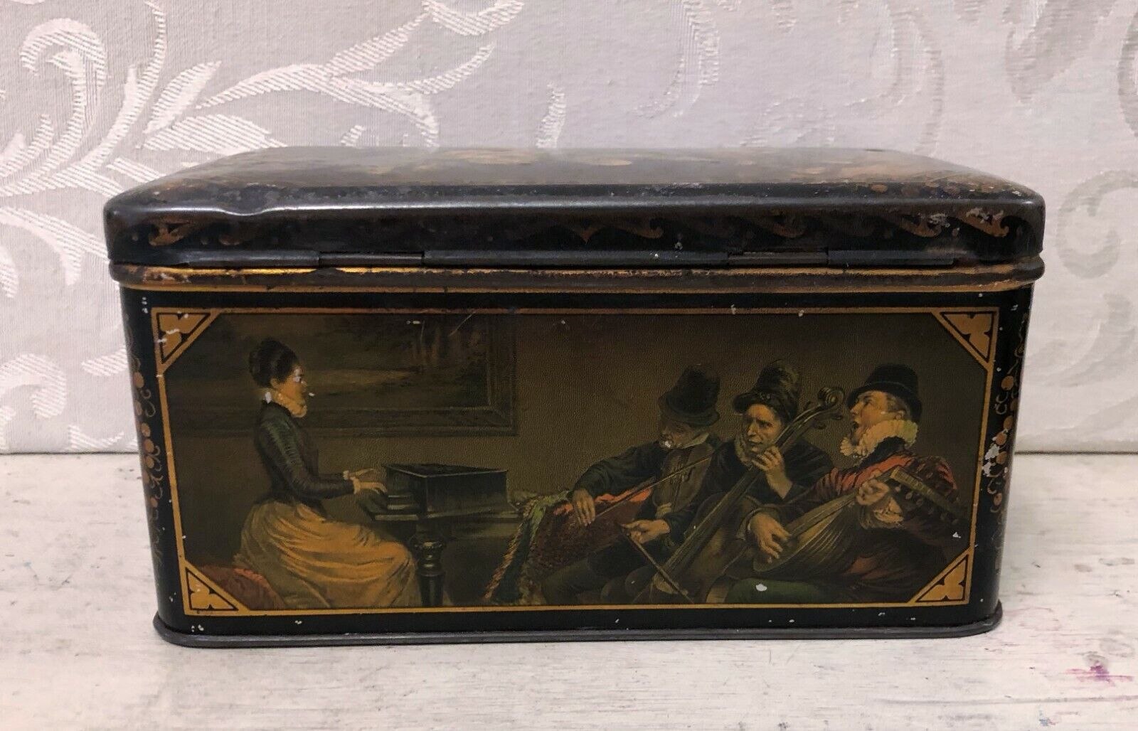 Tin Box with Dutch Master Style Painting Images