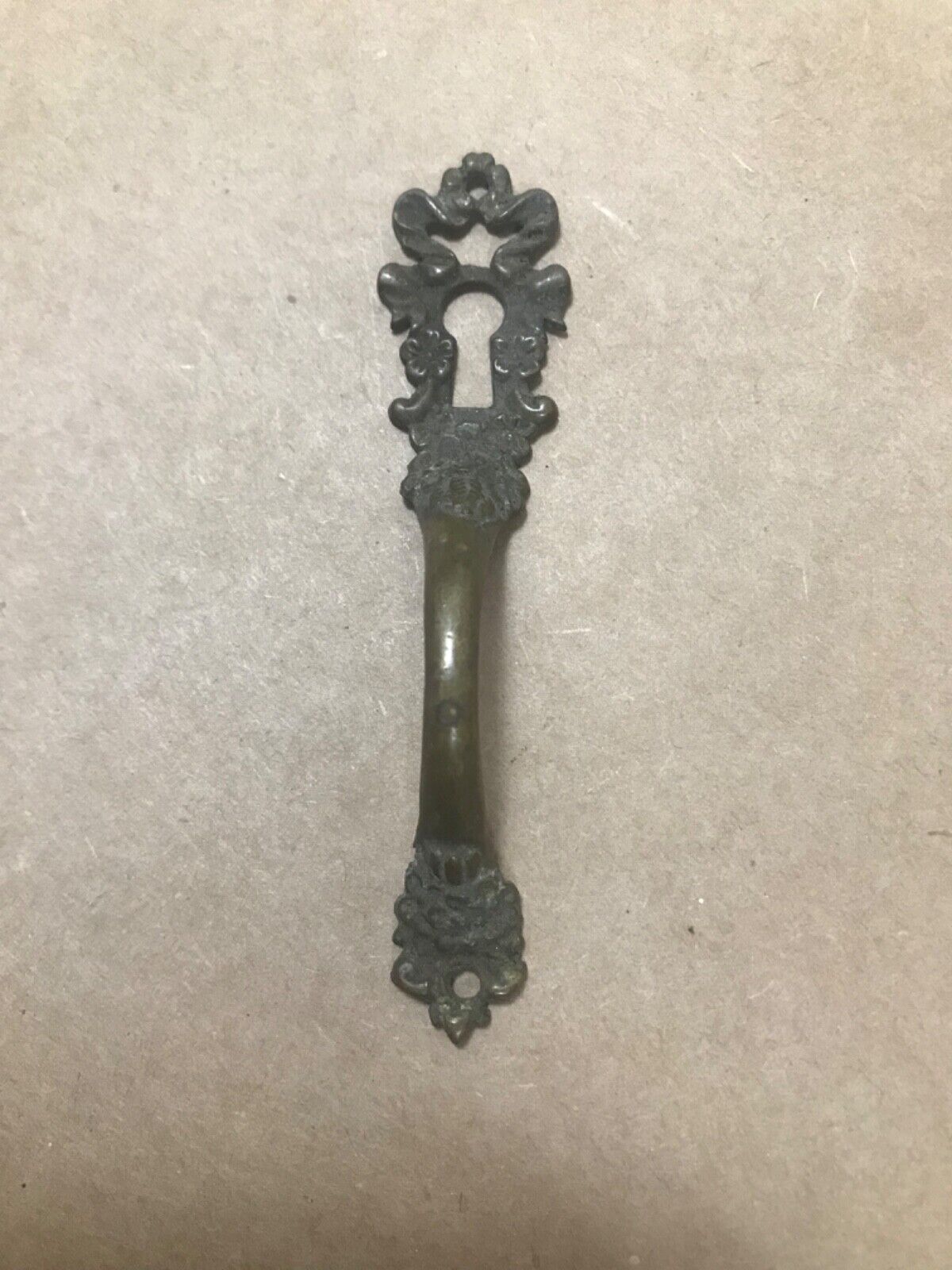 Victorian gilded brass China cabinet original per pull