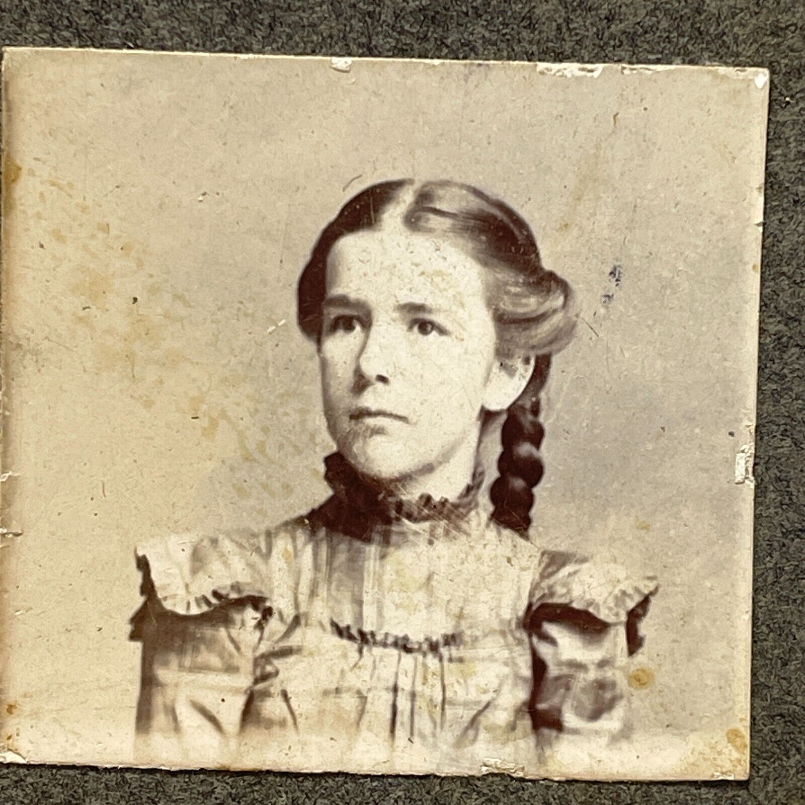 Woman Cabinet Card Photo from 1900-1910s Feminine Portrait