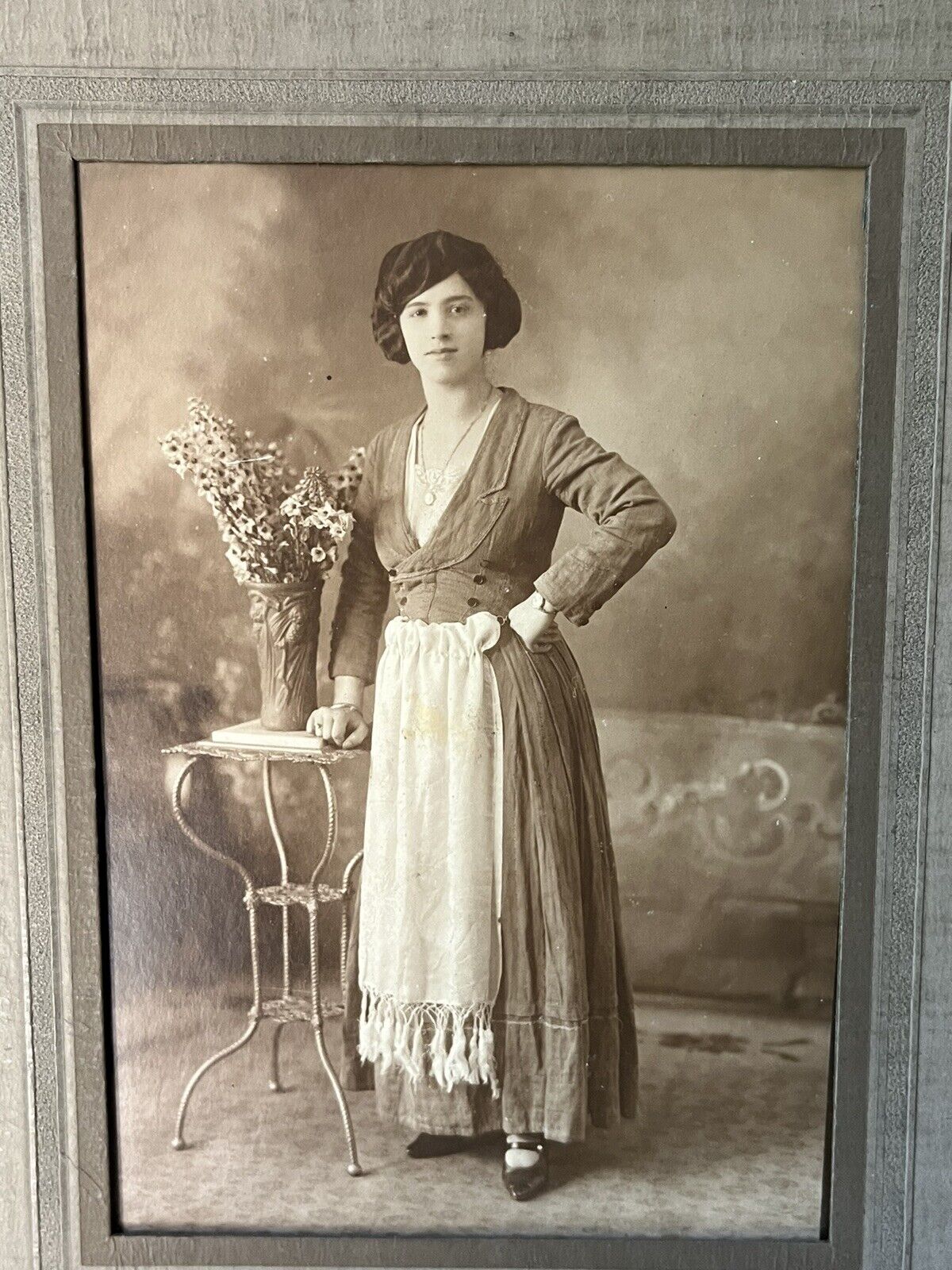 Vintage MCM Cabinet Card Photograph: Young Woman 1900s