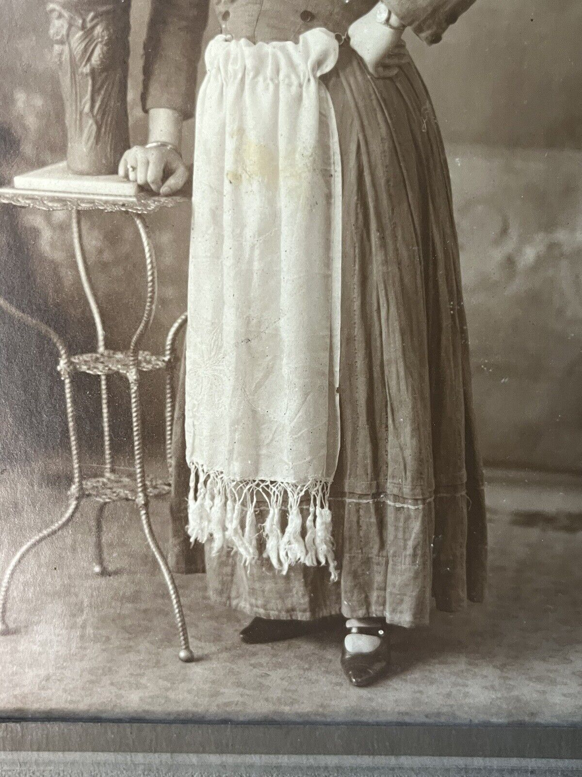 Vintage MCM Cabinet Card Photograph: Young Woman 1900s