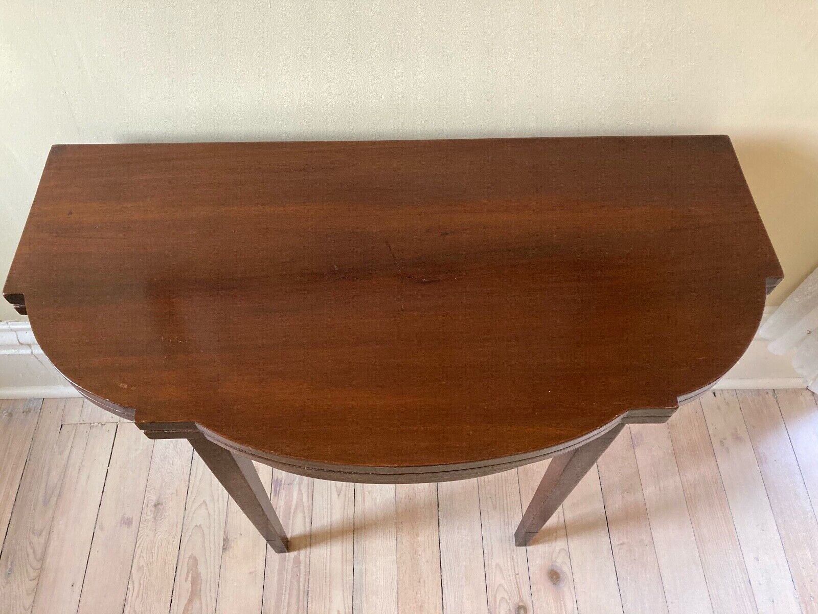 Ornate Inlaid Hepplewhite Style Mahogany Card Table