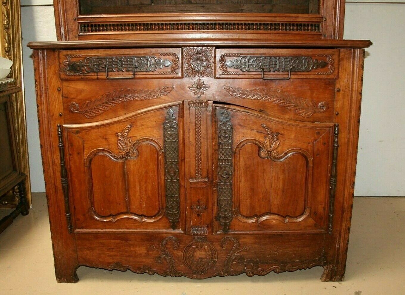 French Renaissance Vaisselier Cabinet - 1700s China Display