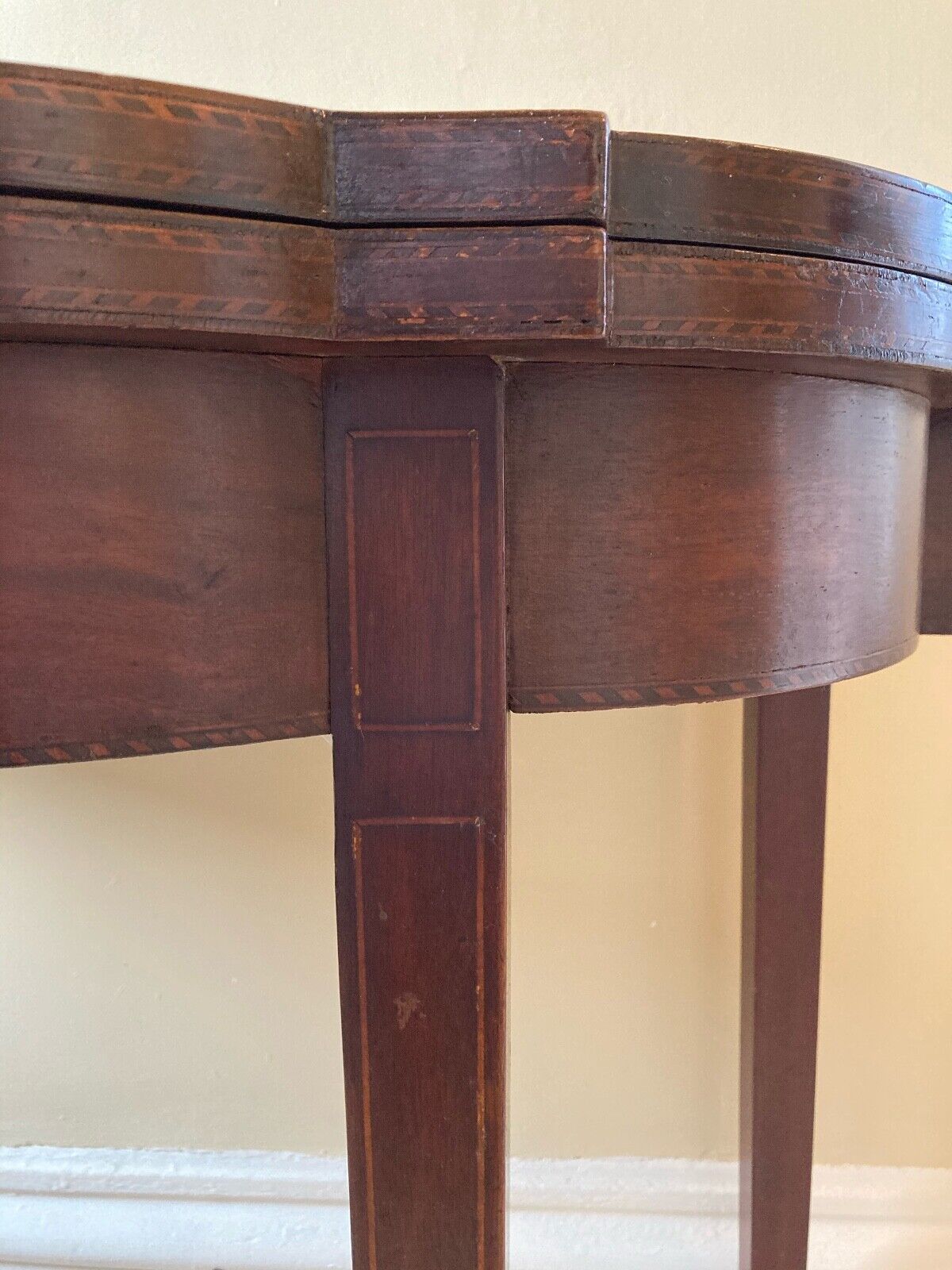 Ornate Inlaid Hepplewhite Style Mahogany Card Table