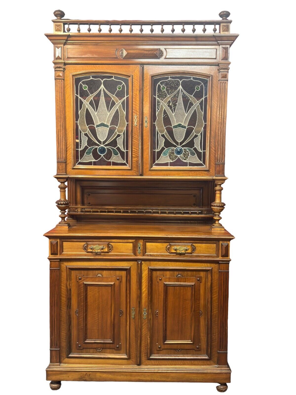 French Victorian walnut stained glass cupboard from 1880s