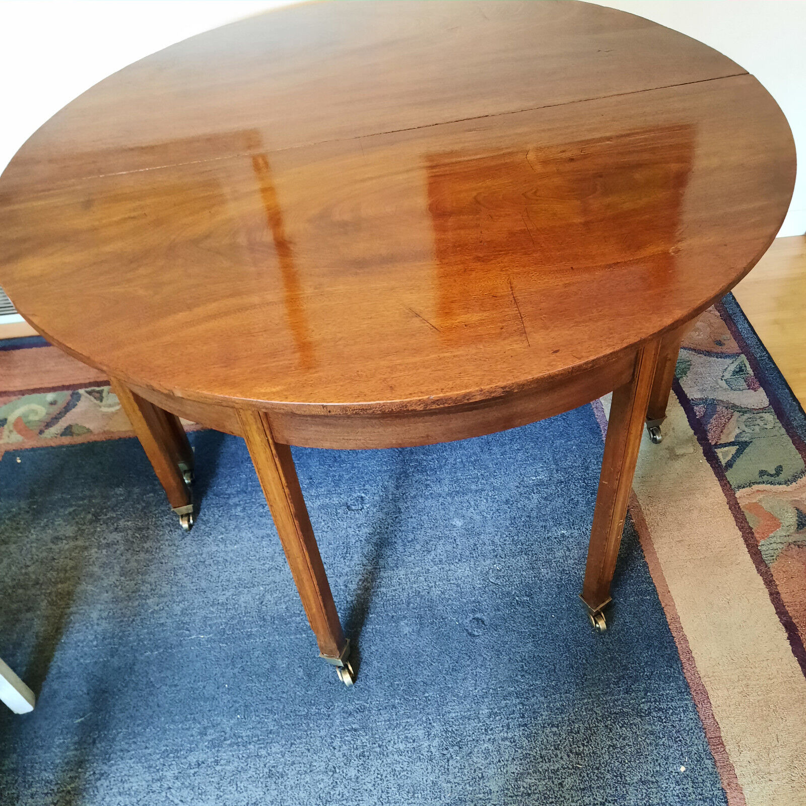 18th Century Mahogany Chippendale/Hepplewhite Dining Table with Leaf