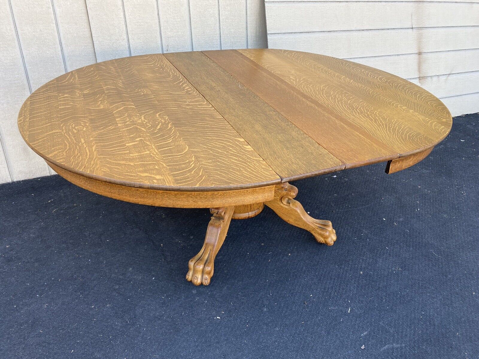 Victorian Oak Dining Table with Two Leaf Extensions