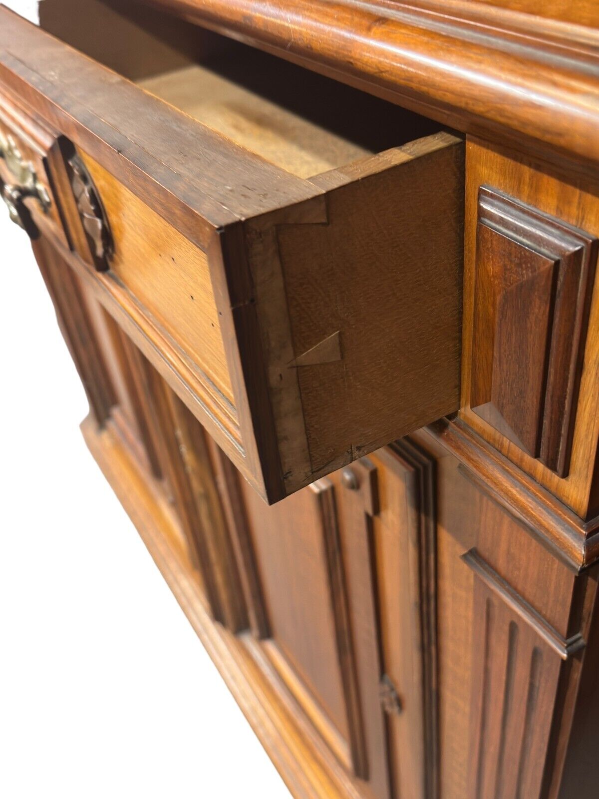 French Victorian walnut stained glass cupboard from 1880s