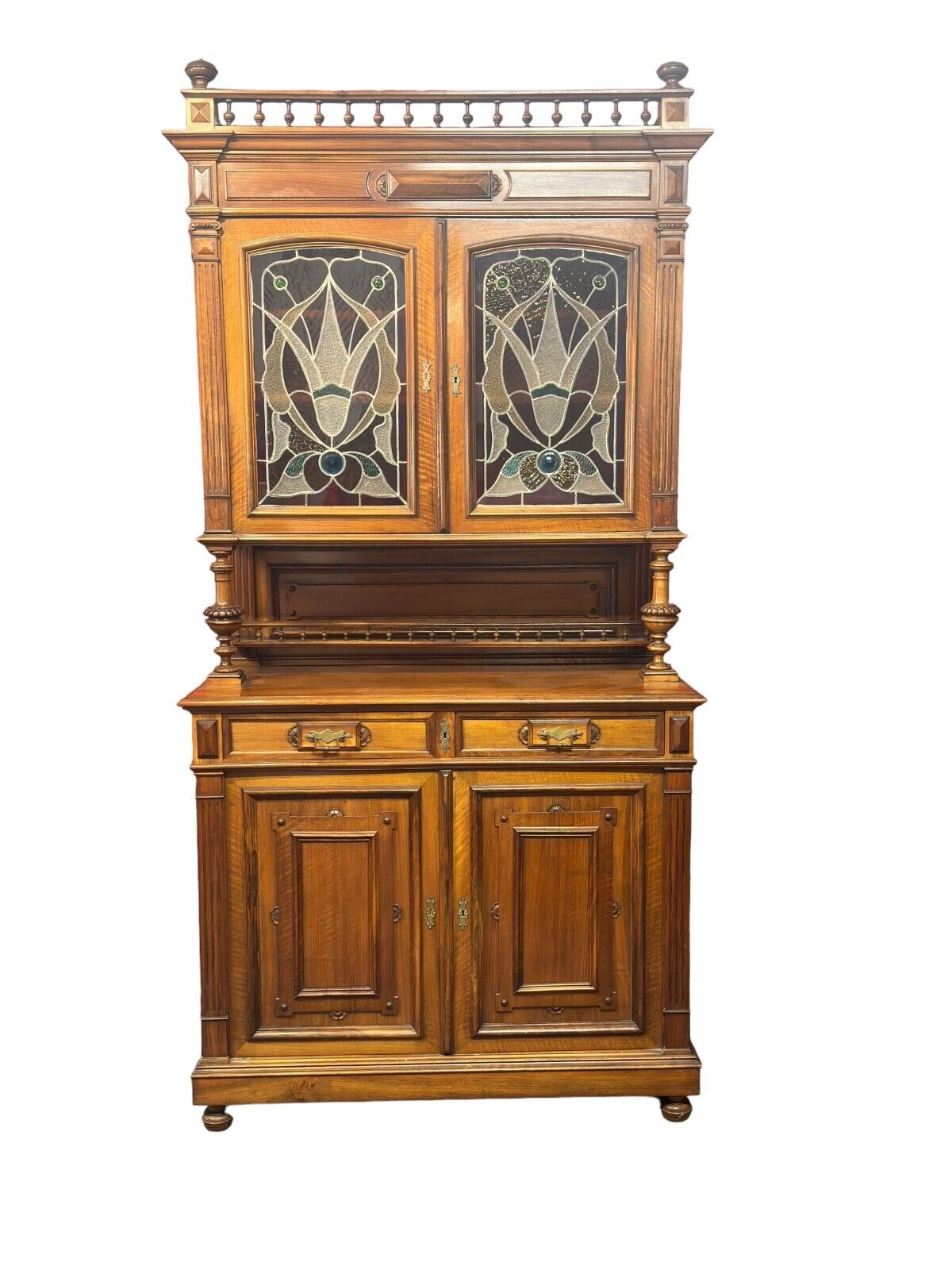 French Victorian walnut stained glass cupboard from 1880s