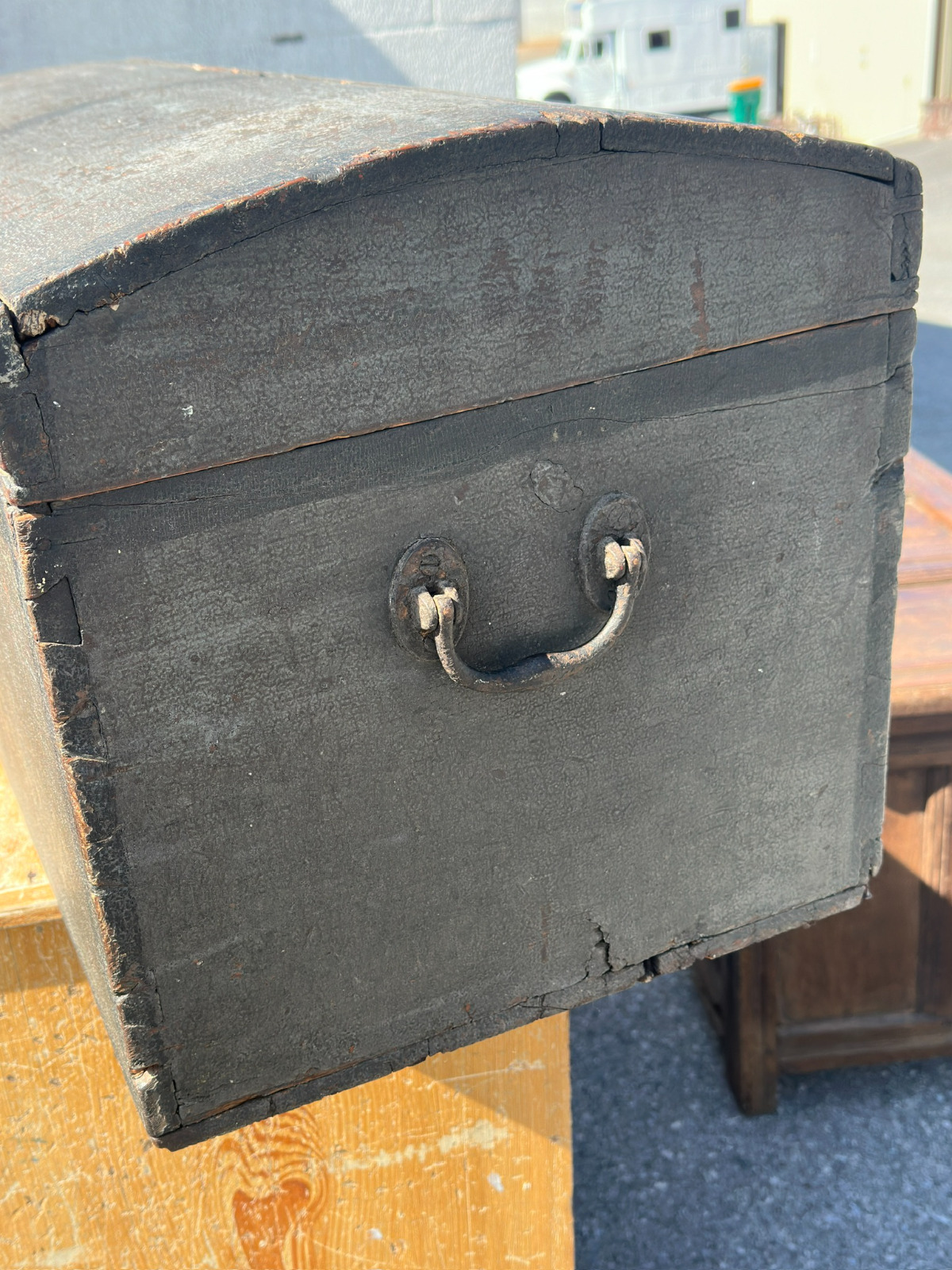 1700s primitive dome lid trunk blanket box cabinet