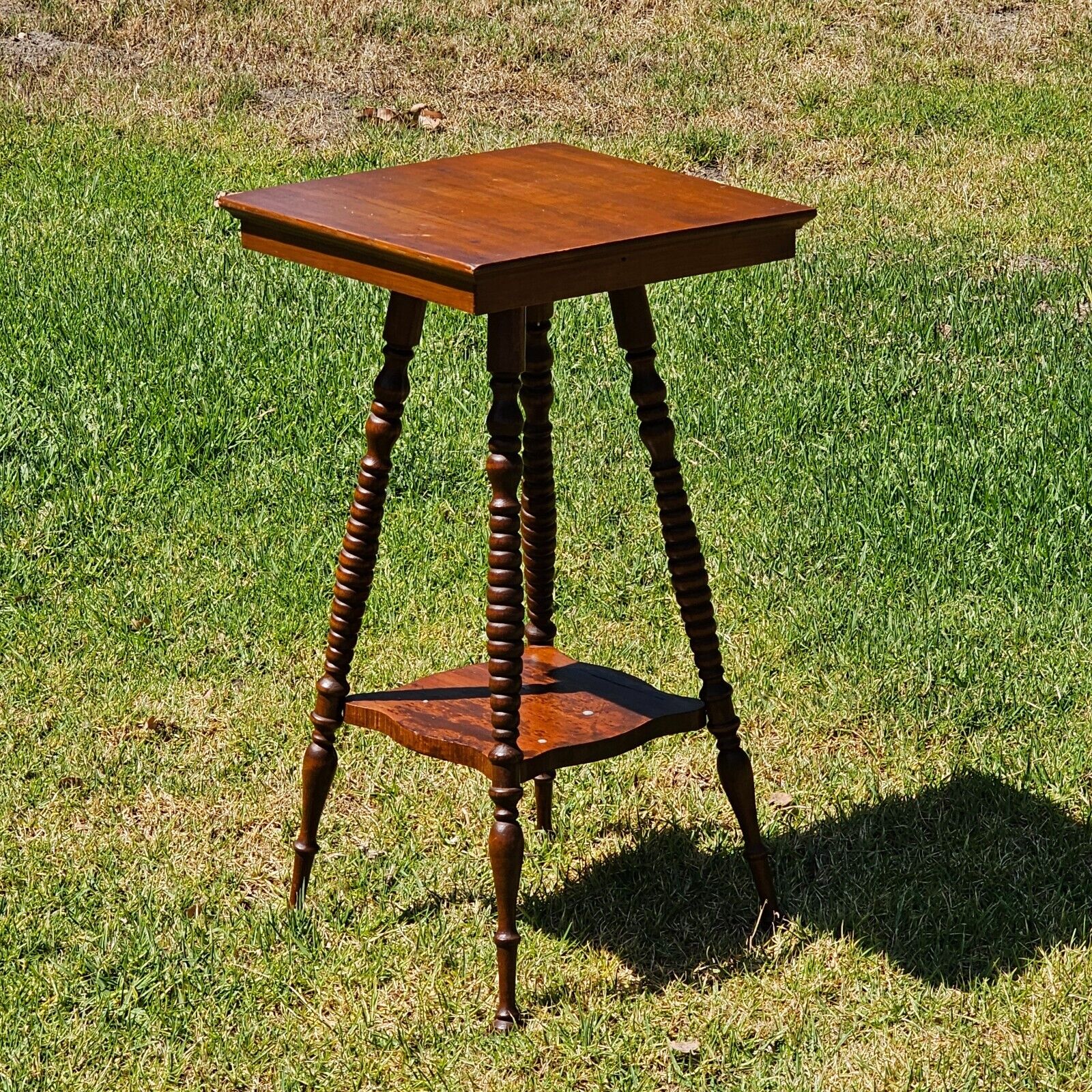 Victorian Square Table with Bottom Shelf 15" x 15
