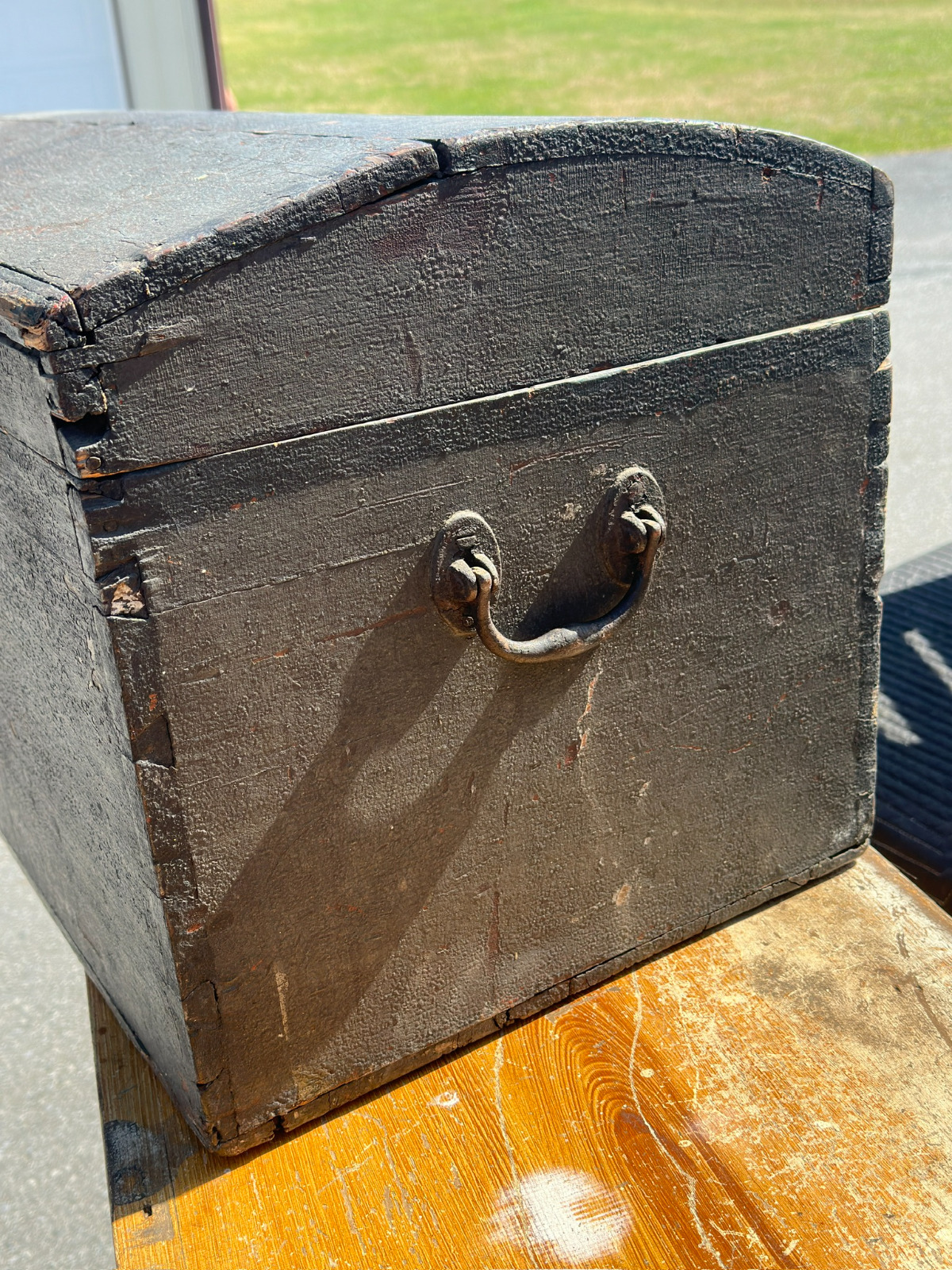 1700s primitive dome lid trunk blanket box cabinet