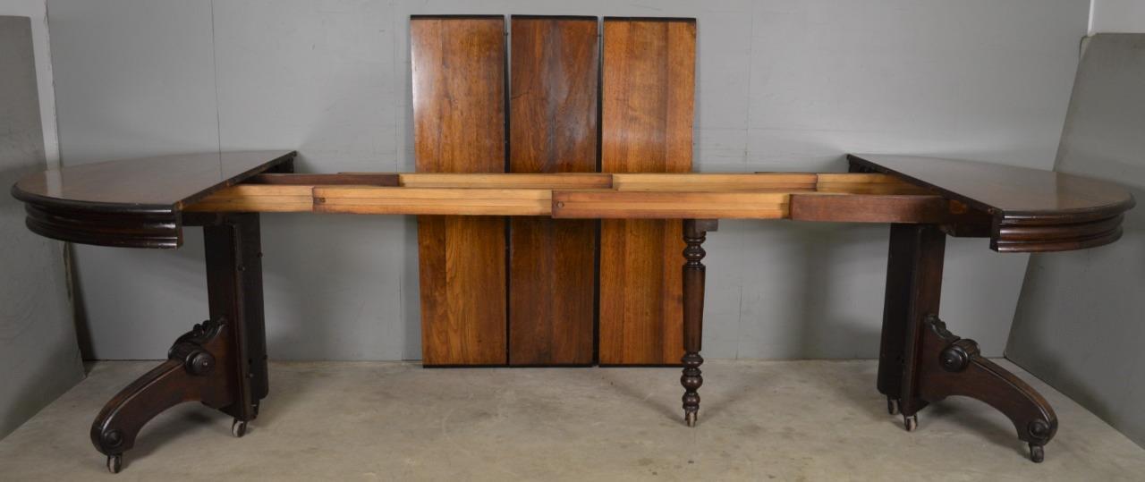 Victorian Round Walnut Banquet Table with 3 Leaves