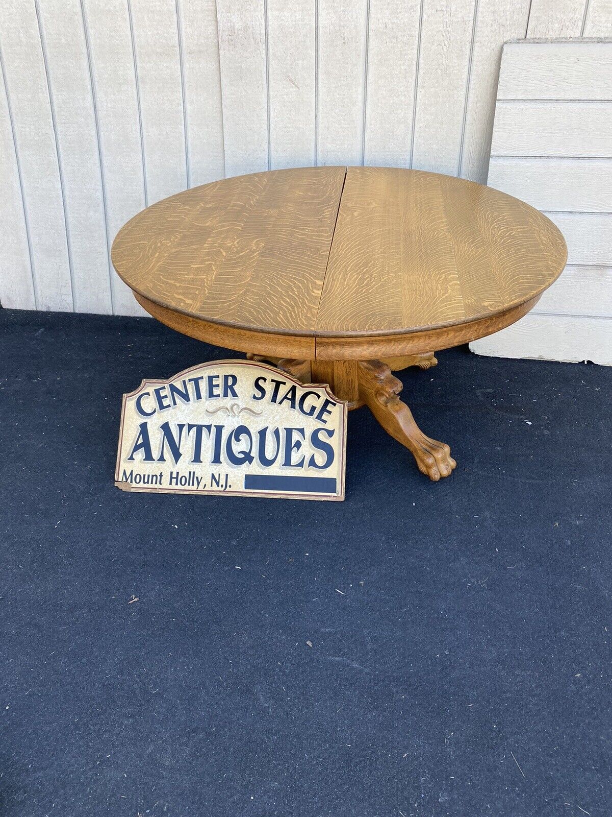 Victorian Oak Dining Table with Two Leaf Extensions